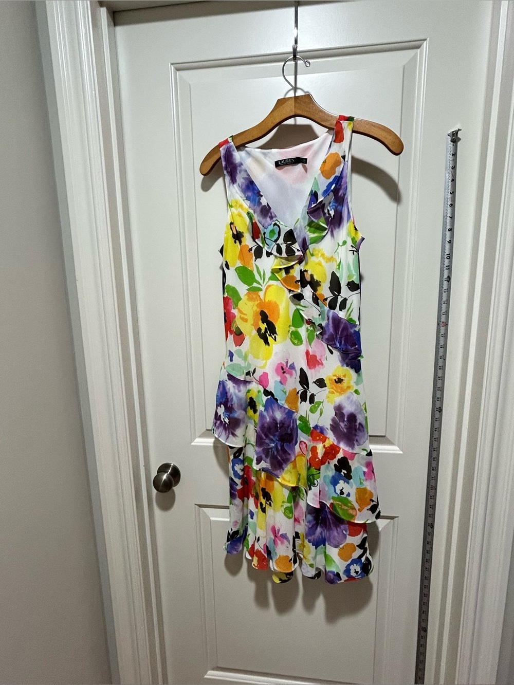 Lauren Ralph Lauren women’s size 6 Floral Ruffle V-Neck Summer Dress - like new